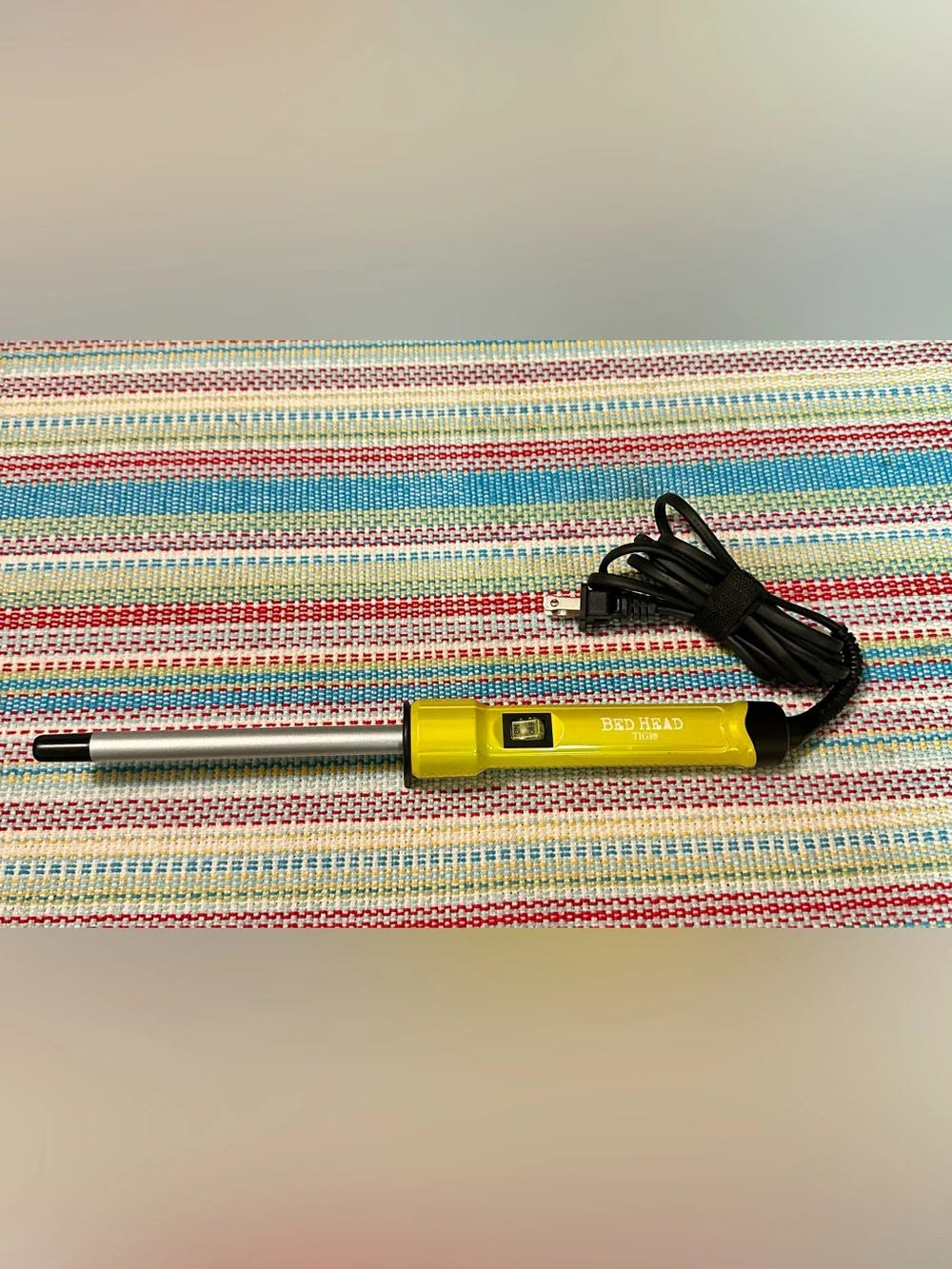 Bed Head TIGI Yellow Styling Wand - Picture 6 of 6